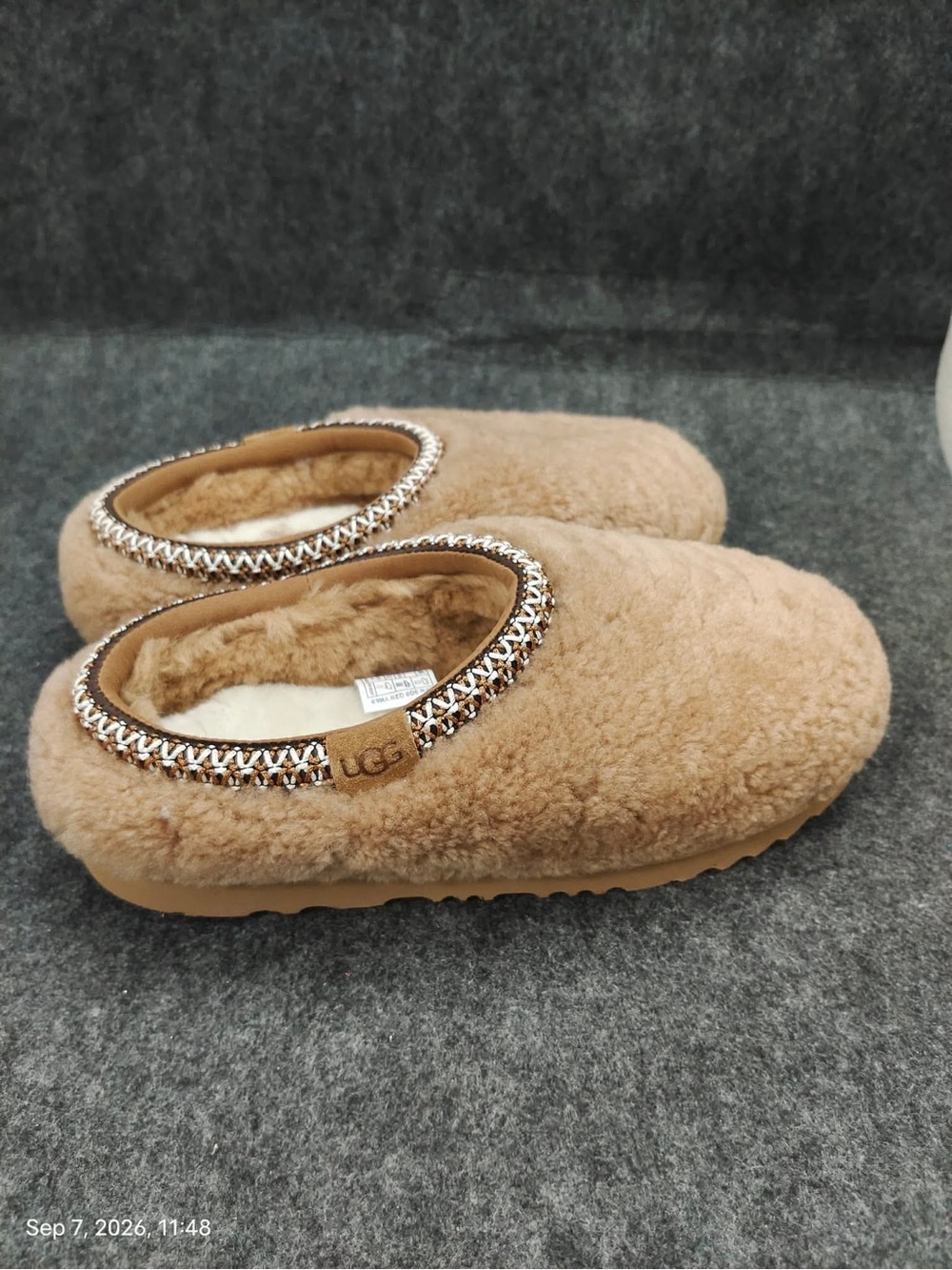 NWOB UGG TAZZ MAXI CURLY CHESTNUT PLATFORM SLIPPERS SHOES Women’s Size 5